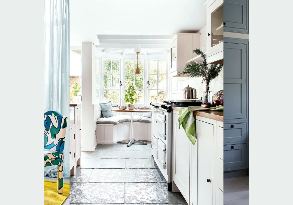 Bay Window Kitchen Ideas for Extra Space and Seating