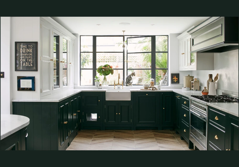  U-Shaped Kitchen Design for Maximum Storage