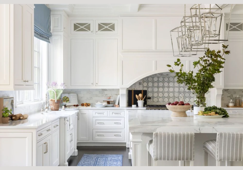 Traditional Kitchen Layout Idea for Classic and Comfortable Feel