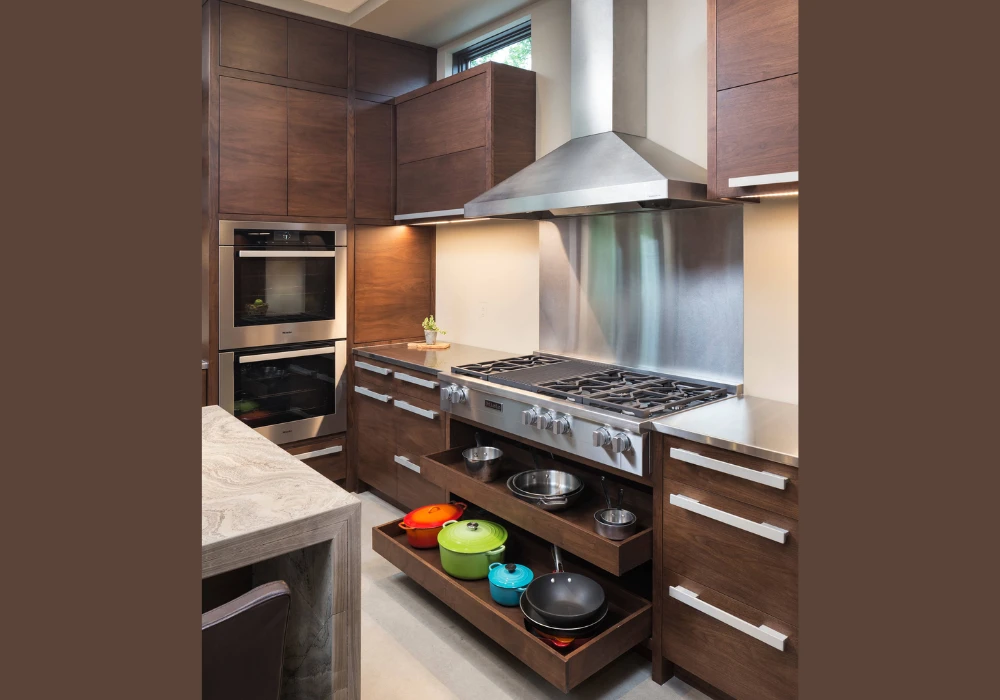 Modern Kitchen Layout Idea for Clean and Simple Design