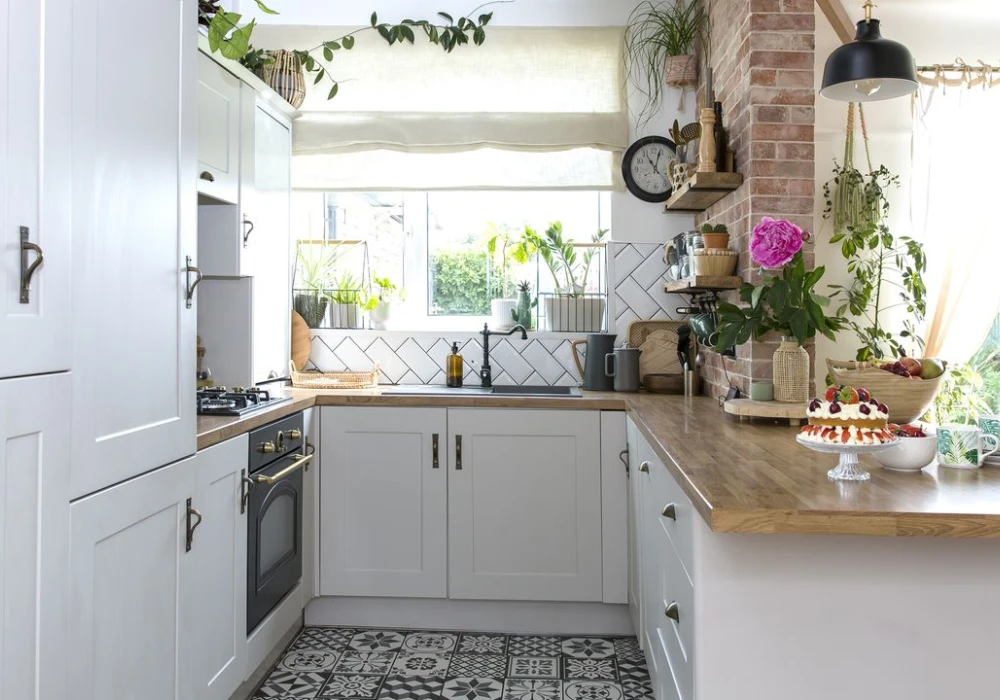 Peninsula Kitchen Design for Added Function Without a Full Island