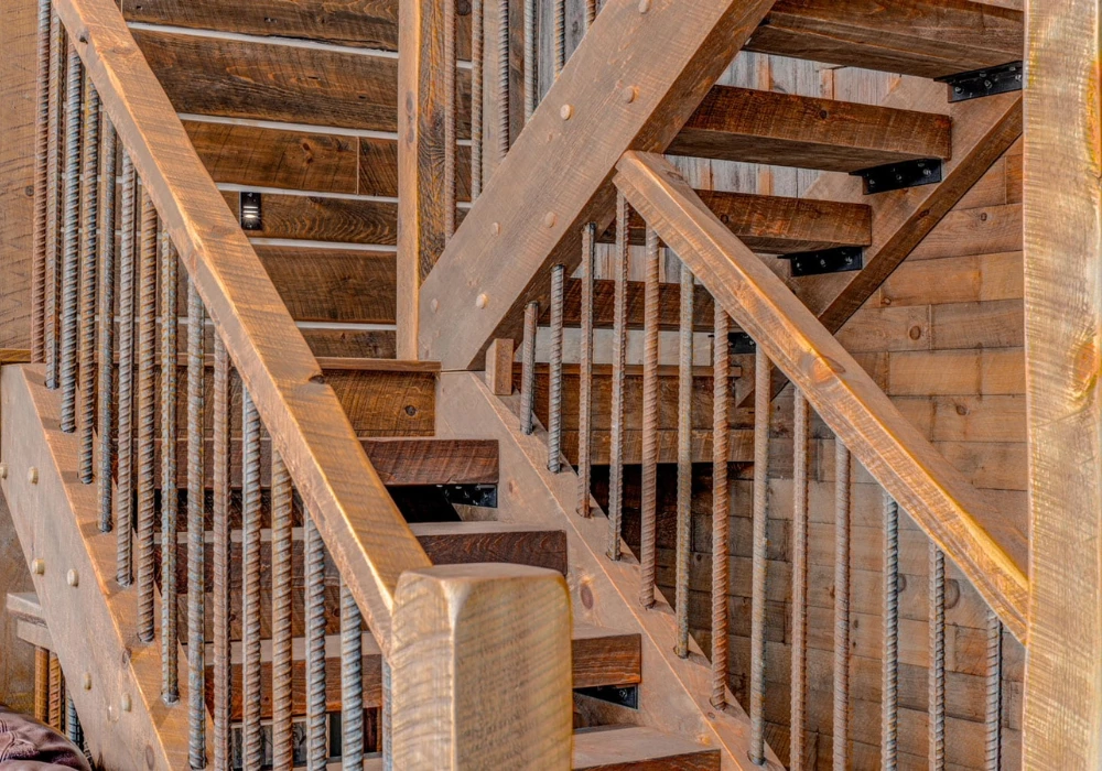 Reclaimed Wood Railings for a Rustic Look