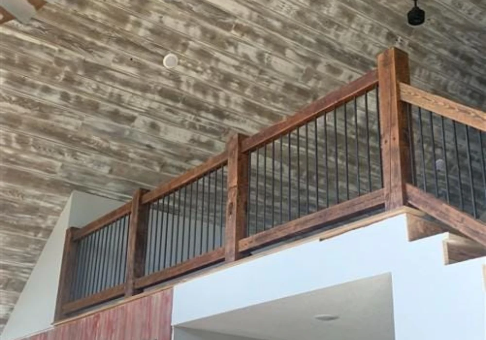 Reclaimed Wood and Metal Railing Ideas for Rustic Charm