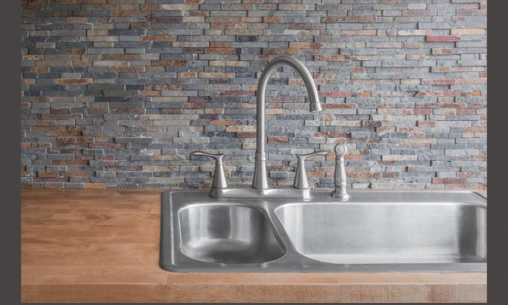 Single bowl kitchen sink idea for a spacious work area