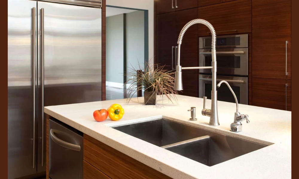 Undermount kitchen sink idea for a clean and simple finish