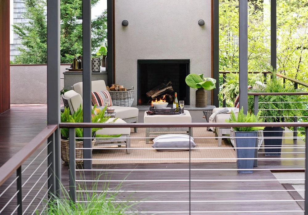 Vertical Slat Backyard Railing Ideas for a Modern Design