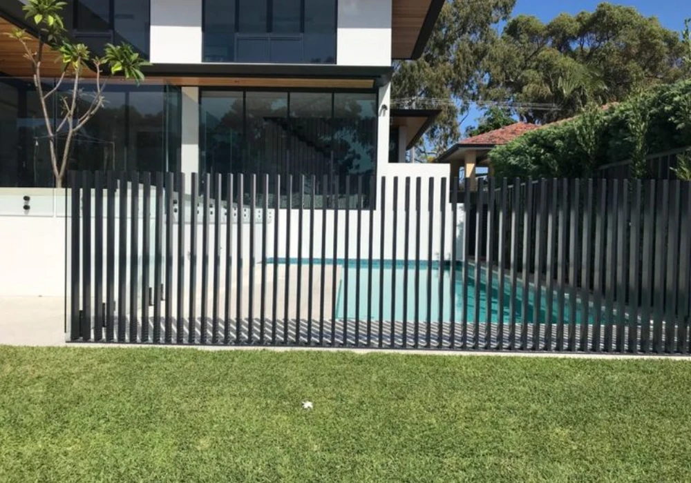 Vertical Slat Pool Railing Ideas for a Simple, Clean Design