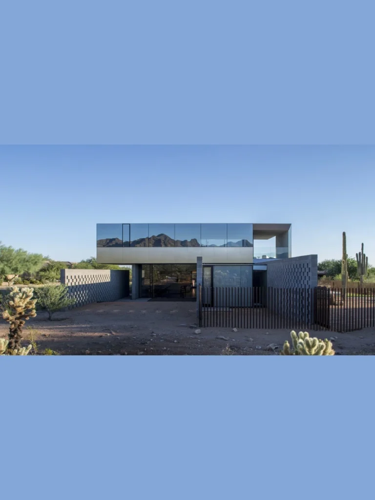  Use Mirrored Surfaces to Expand the View
