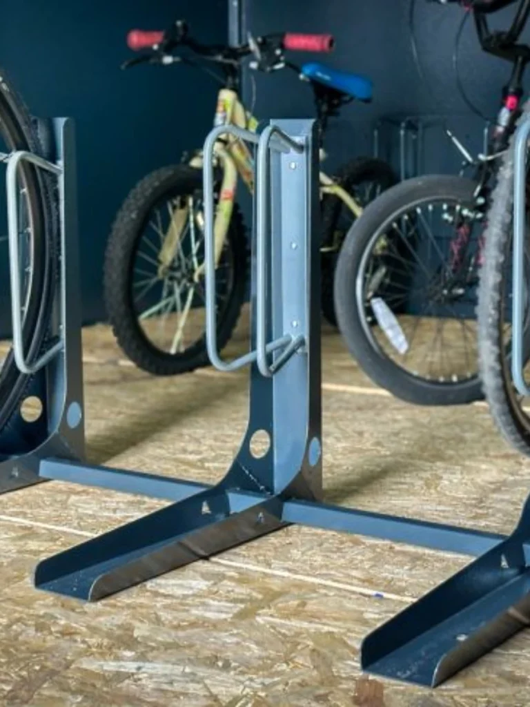 Freestanding floor racks for easy access