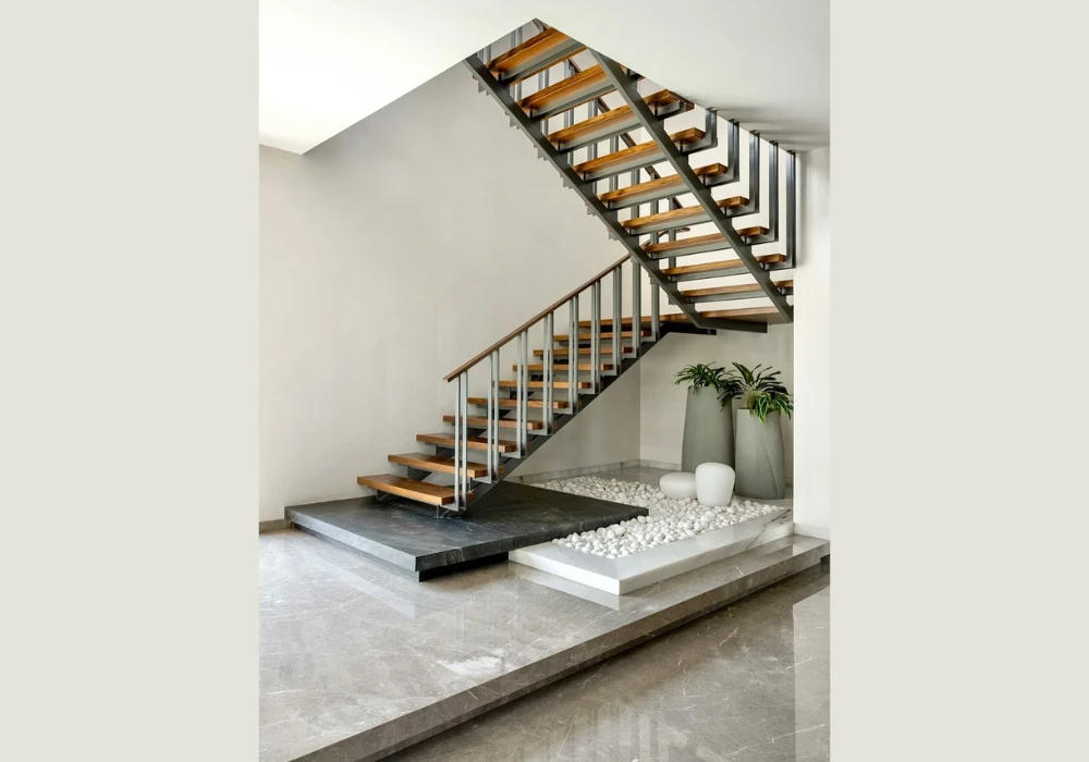 Wood and Metal Stylish Railing Ideas for a Balanced Look