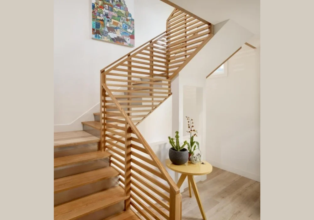Wooden Indoor Railing Ideas for a Warm Feel