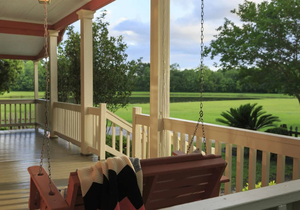Wooden Porch Railing Ideas for a Warm Feel