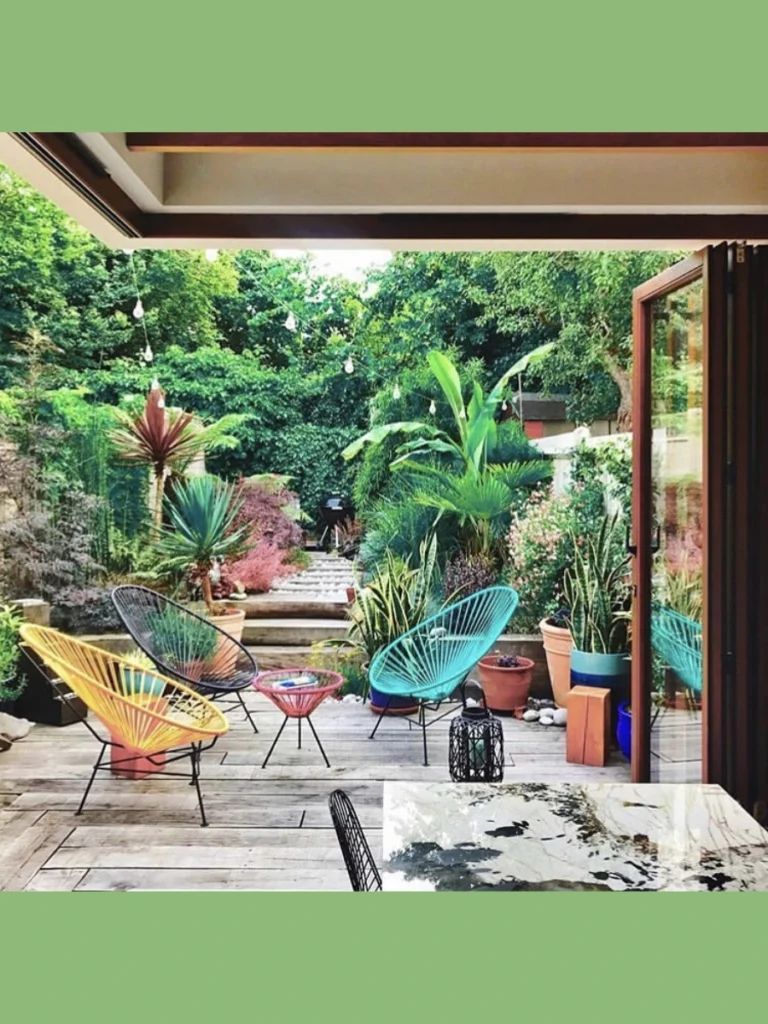 Minimalist Acapulco Chairs for a Modern Vibe