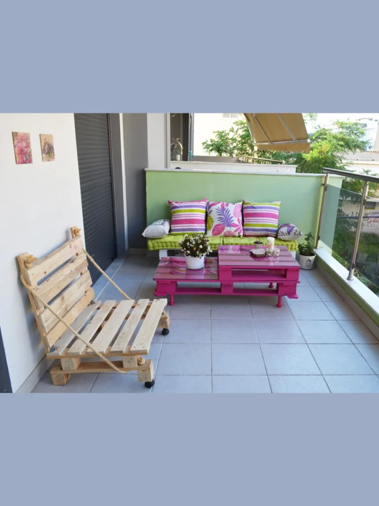Reclaimed Pallet Bench Arrangements