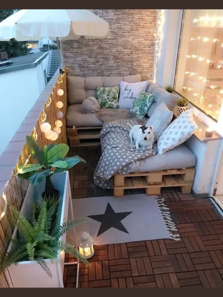 Pallet Sofas for a Custom DIY Look