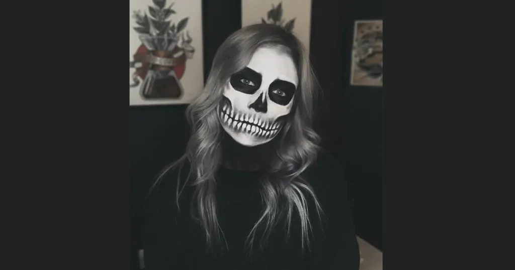 Top Glam Skeleton Skull Makeup