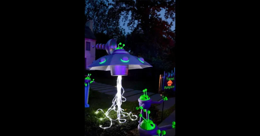  Retro Alien Invasion UFO Space Station
