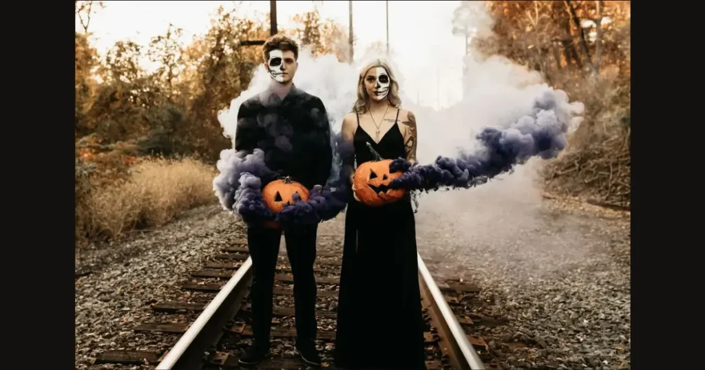 Top Eerie Smoke Flare Wedding Photo Session